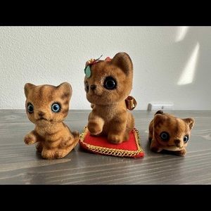 Vintage flocked (fuzzy) kittens x 3 
Made in Japan